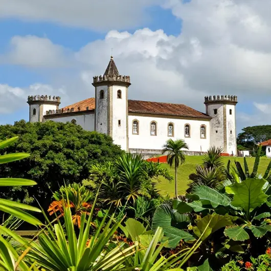 Descubra o CASTELO DO MAR PASSEIOS E RECEPTIVO LTDA
