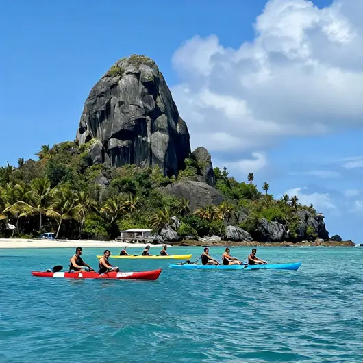 Explore o Mar de Cabo de Santo Agostinho com Passeios de Caiaque